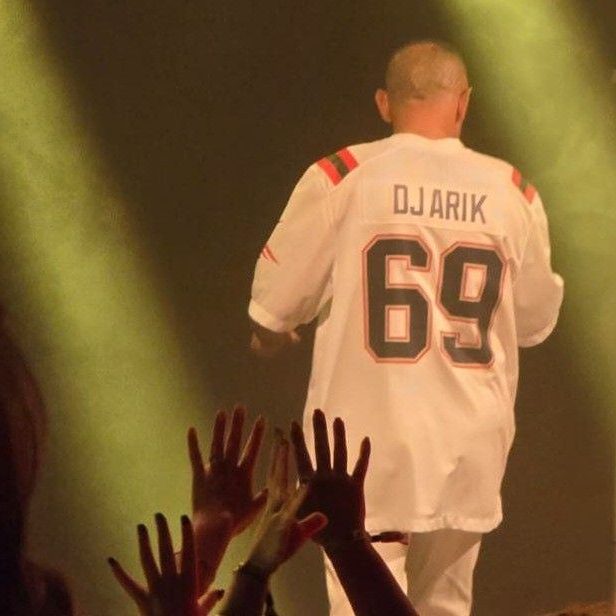 DJ ARIK aus Ostfriesland DJ in Ostfriesland gesucht? DJ ARIK ist dein Hochzeits-, Event-, und Club-DJ für Emden, Aurich, Leer und ganz Ostfriesland - jetzt buchen !